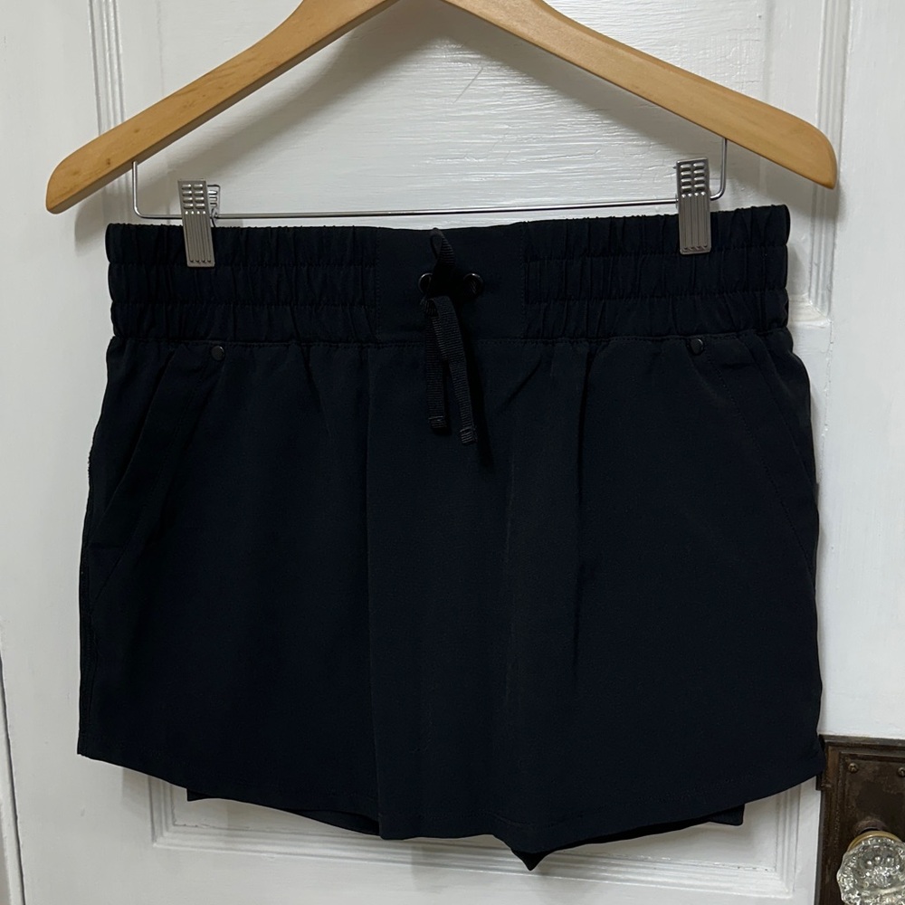Black Women's Skort- bikeshort liner underneath! Great for pickleball peeps!
